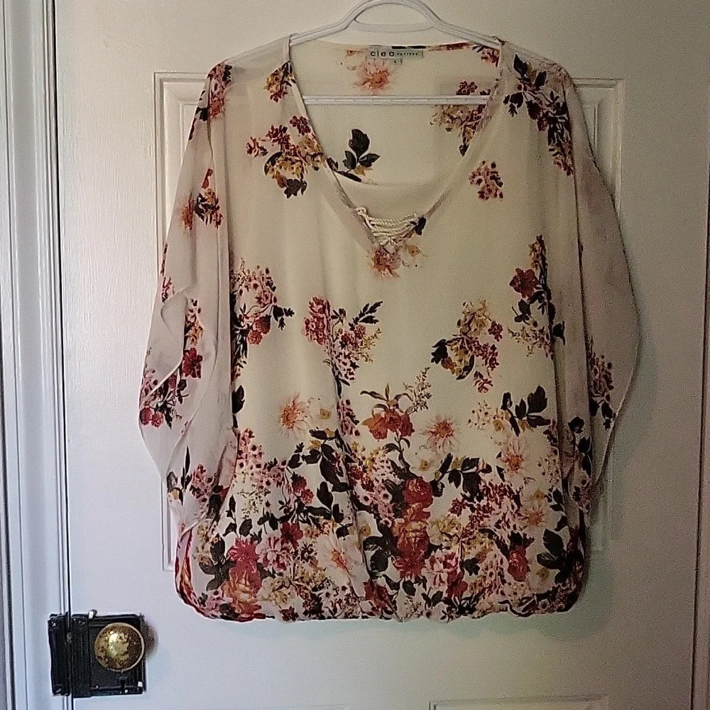 Cleo  Petites Floral Blouse
